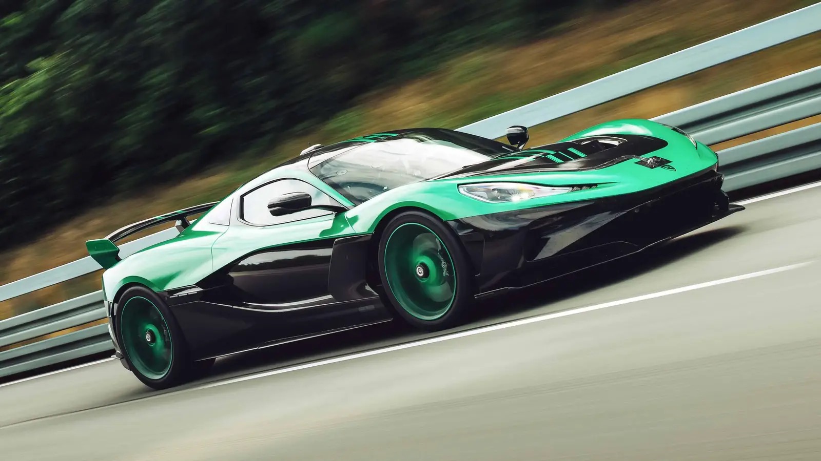 【世界新記録】リマック・ネヴェーラ Rが0-400-0km/hを25.79秒で突破！ケーニグセグ超えの“狂気の加速”とは？