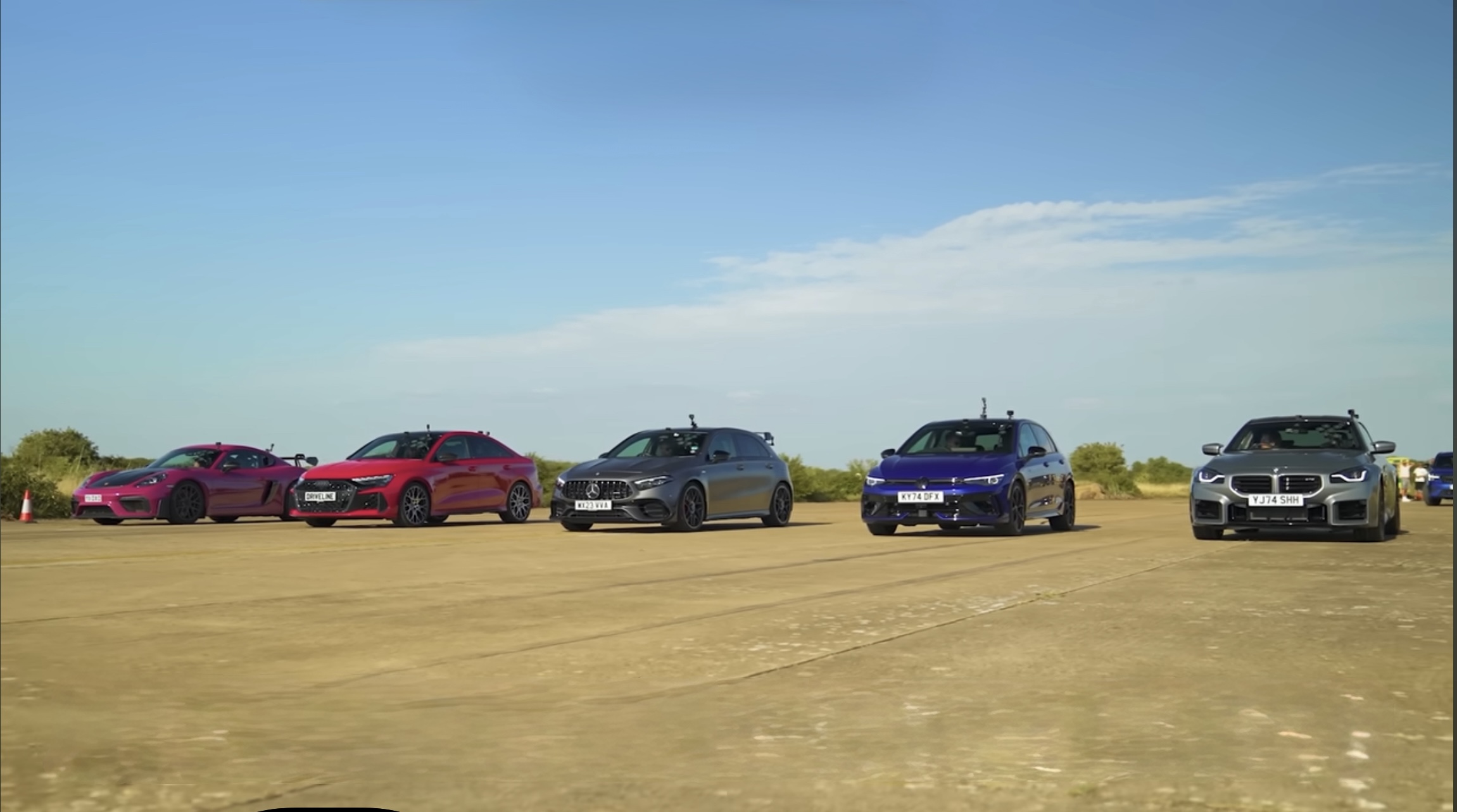 【2025最新ドラッグレース】BMW M2・718 GT4 RS・AMG A45 S・アウディ RS3・VW Golf Rを徹底比較｜Carwow加速テスト解説